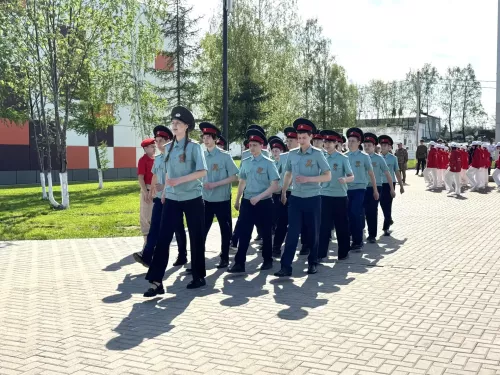 В поселке Новый прошел торжественный парад поколений