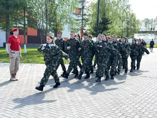 В поселке Новый прошел торжественный парад поколений