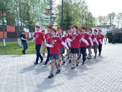 В поселке Новый прошел торжественный парад поколений