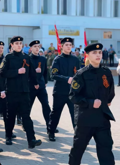В поселке Новый прошел торжественный парад поколений