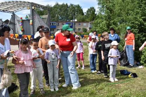 Новотроицкое авылындагы Кояшлы паркта балалар Сабан туе гөрләде