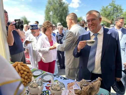Тукай районы делегациясе Төмәндә Сабантуй бәйрәмен гөрләтте