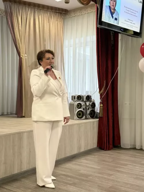 Тукай үзәк район хастаханәсендә Медицина хезмәткәрләре көненә багышланган бәйрәм концерты узды