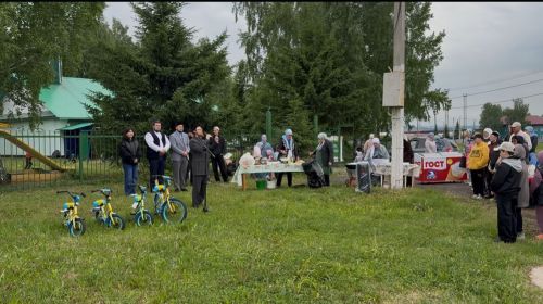 В Круглом Поле у мечети «Газизулла» провели масштабный семейный праздник для сельчан