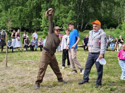 Аркан тартышуда — Бай Бүләк җиңүче! Яңа Бүләк Сабан туеннан репортаж