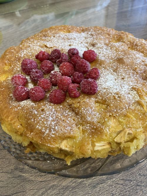 Тиз әзерләнә торган тәмле шарлотка