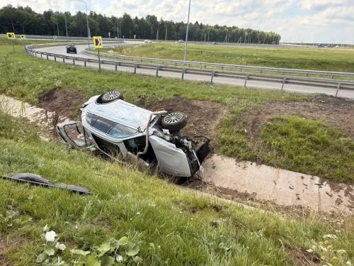 На трассе М-12 в Тукаевском районе опрокинулся кроссовер