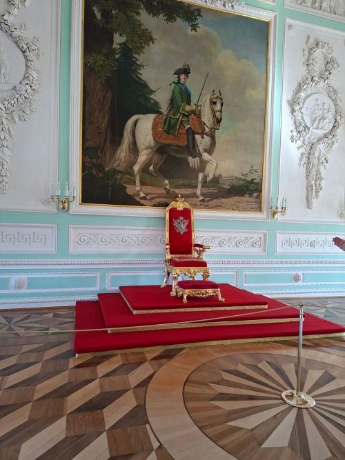 Санкт-Петербургта сәяхәт: шәһәрнең иң матур урыннарын барладык