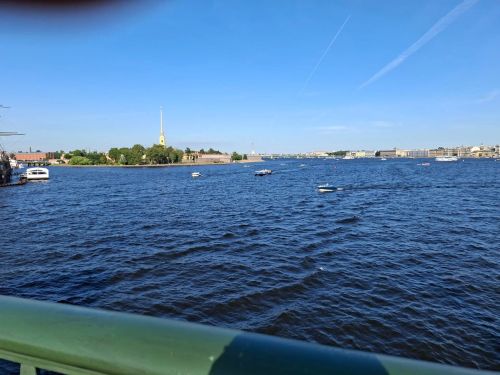 Санкт-Петербургта сәяхәт: шәһәрнең иң матур урыннарын барладык