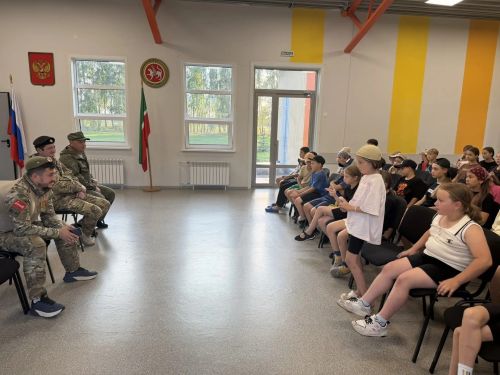 В лагере «Балкыш» прошел урок мужества с ветеранами СВО