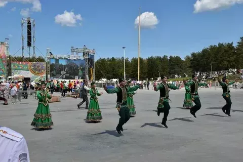 Чаллыда Төзүчеләр көне: бәйрәм программасы белән таныштырабыз