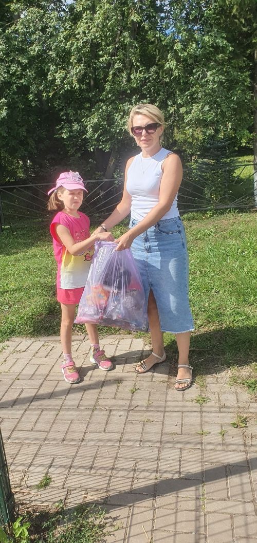 В Князевском сельском поселении активисты навели порядок на детской площадке