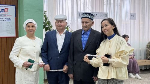 100-летний ветеран Шаукат Ахметназипов первым проголосовал на выборах