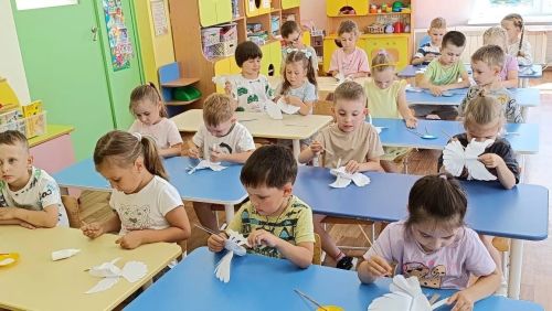 Символы, которые нас объединяют: творческий проект в старшей группе