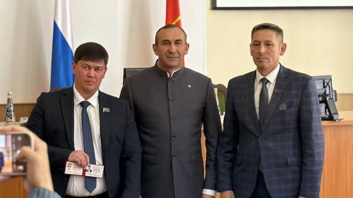 Рафаэль Хәмәтшин һәм Радик Мусавировка депутат таныклыклары тапшырылды
