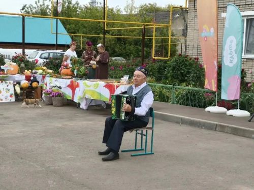 Теләнче-Тамакта узган бакчачылар бәйрәмендә гигант кабаклар шаккатырды