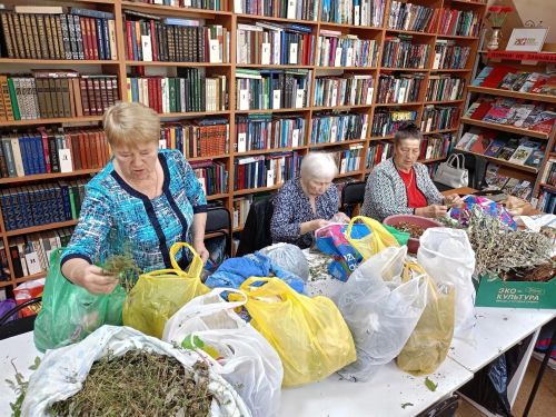 «Татарстан» совхоз поселогы волонтерлары СВОдагы хәрбиләргә күчтәнәчләр әзерли