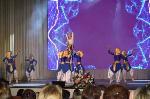 В доме культуры посёлка Новый прошёл праздник, приуроченный ко Дню учителя