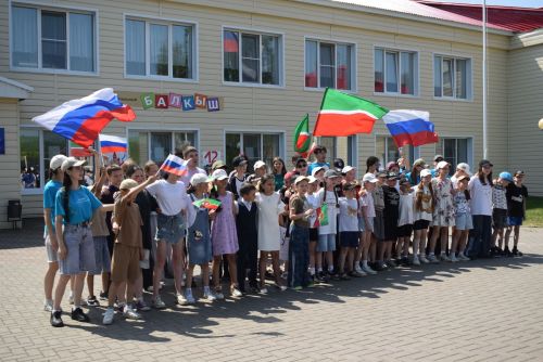 Яркий праздник в честь Дня России прошел в лагере «Балкыш»