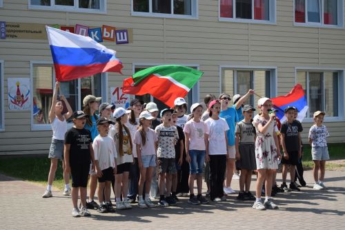 «Балкыш» лагерында Россия көне уңаеннан якты бәйрәм узды