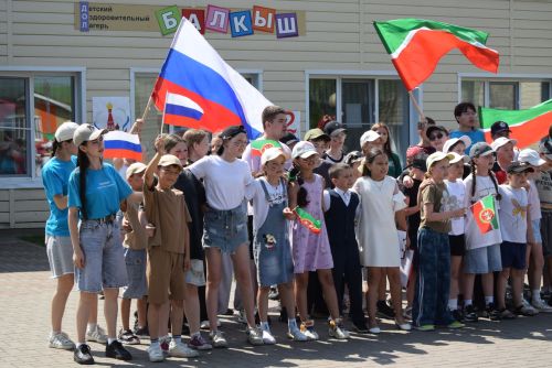 «Балкыш» лагерында Россия көне уңаеннан якты бәйрәм узды