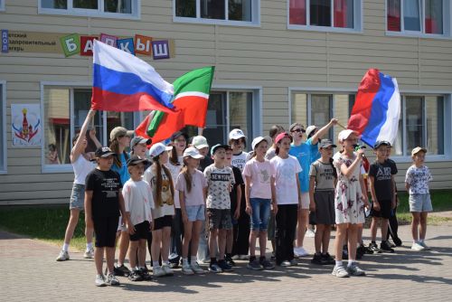 Яркий праздник в честь Дня России прошел в лагере «Балкыш»