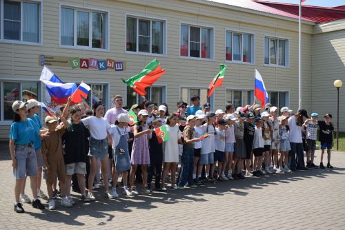 «Балкыш» лагерында Россия көне уңаеннан якты бәйрәм узды