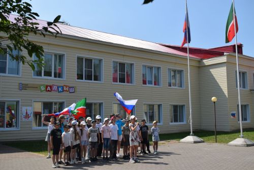 «Балкыш» лагерында Россия көне уңаеннан якты бәйрәм узды