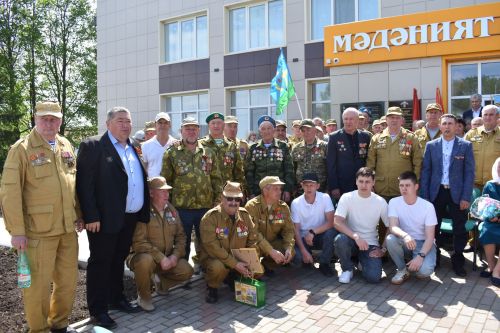 Айбулат Якуповка мемориаль такта ачуга багышланган митинг