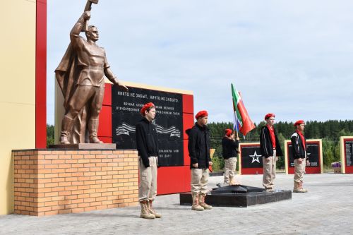 В поселке Новый встретили День Республики