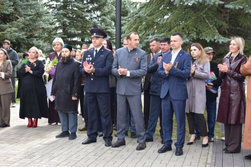 В поселке Новый встретили День Республики
