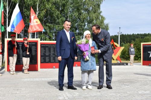 В поселке Новый встретили День Республики