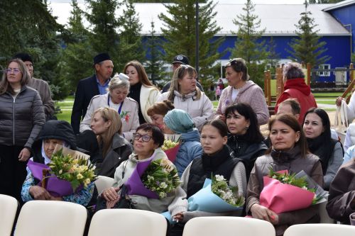 В поселке Новый встретили День Республики