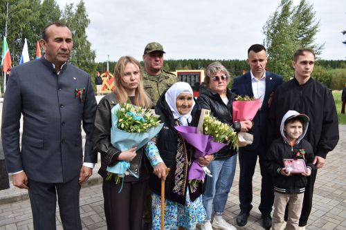 В поселке Новый встретили День Республики