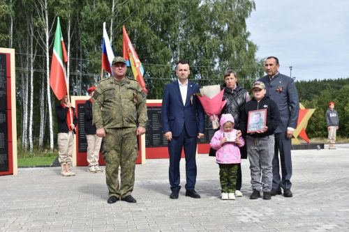 В поселке Новый встретили День Республики