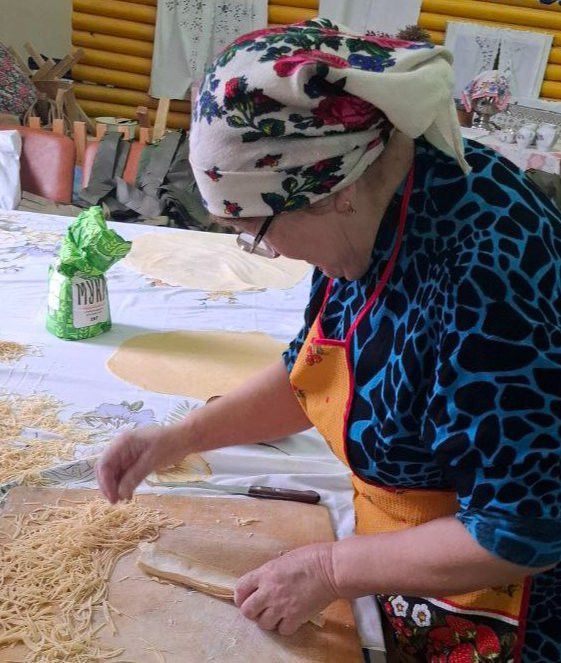 Иске Җирекле волонтерлары хәрбиләр өчен гуманитар йөк әзерлиләр