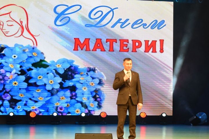 Әниләрнең йөрәк җылысы. Әниле кеше – иң бәхетле кеше. Гомеребез буе аналарга игелек кылсак та, әниләр каршындагы бурычыбызны үтәп бетерә алмыйбыз