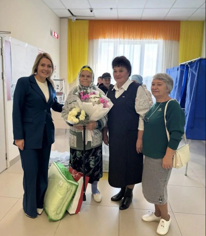 В Тукаевском районе 95-летний ветеран проголосовала в свой день рождения
