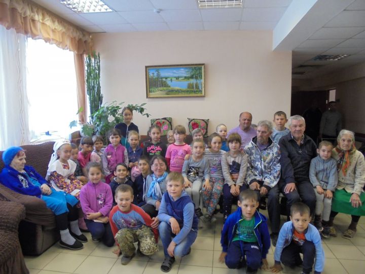 Выступление волонтеров  в  ГАУСО «Тукаевский ДИПИ»