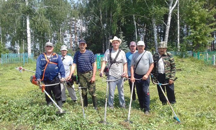 В деревне Яна-Буляк&nbsp;провели очистку кладбища