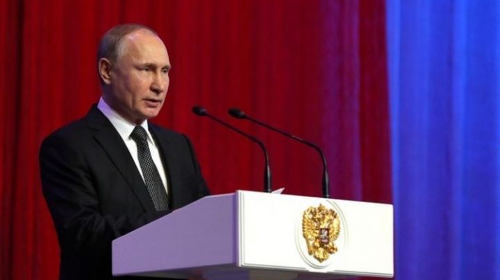Путин наградил мэра Набережных Челнов почетной грамотой за трудовые успехи