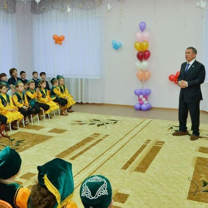 Рустам Минниханов поручил отменить абонентскую плату за детские сады на период нерабочих дней