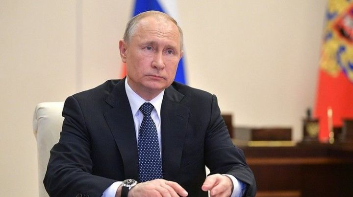 Путин: Нельзя останавливать экономику и массово ограничивать работу предприятий