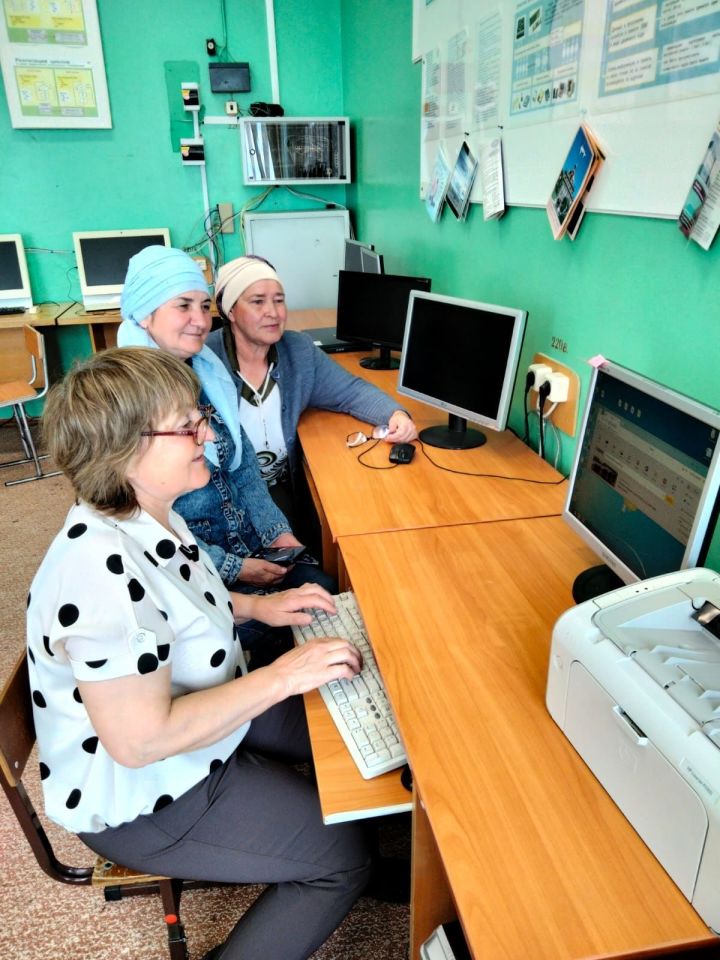 Пенсионеры приняли участие в компьютерном многоборье