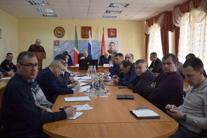 Состоялось заседание по вопросу обеспечения безопасности дорожного движения на дорогах Тукаевского района