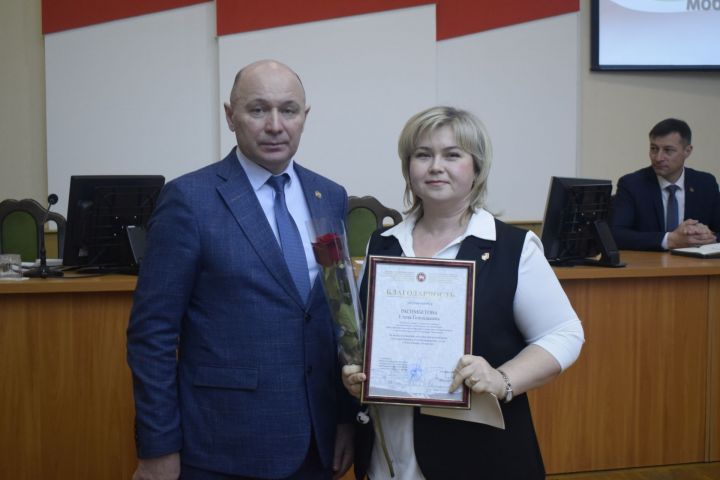 Совещание началось с вручения наград