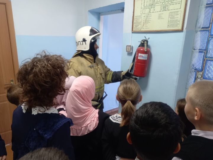Тлянче-Тамакская школа провела учебную эвакуацию совместно с работниками МЧС
