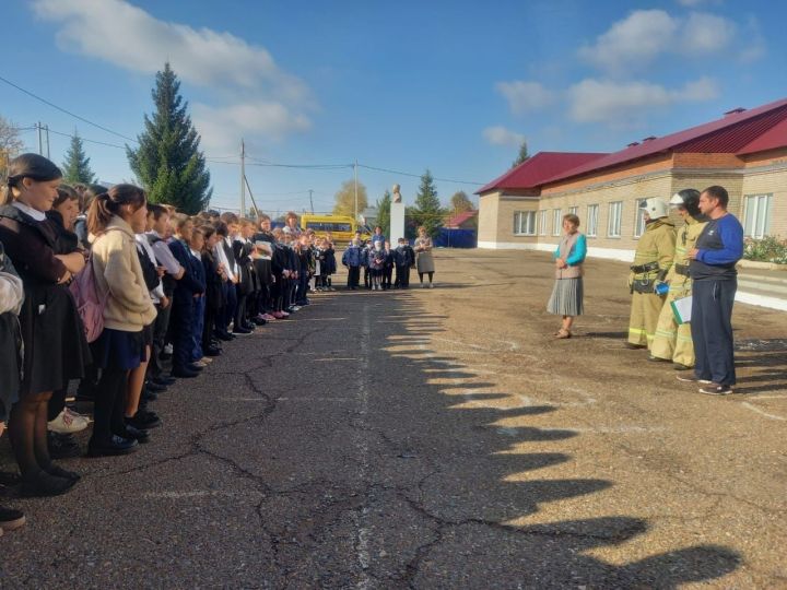 Тлянче-Тамакская школа провела учебную эвакуацию совместно с работниками МЧС
