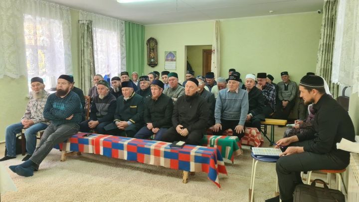 В нашей прекрасной мечети деревне Биюрган прошла встреча имам-мухтасиба с имамами мечетей Тукаевского Мухтасибата