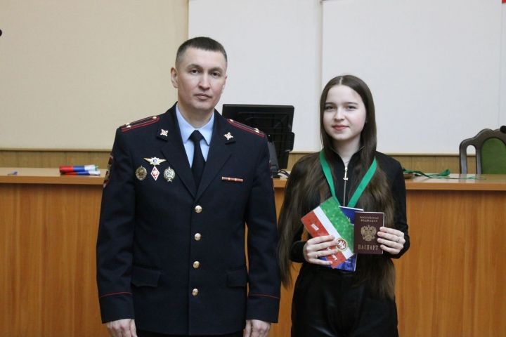 Получили паспорта